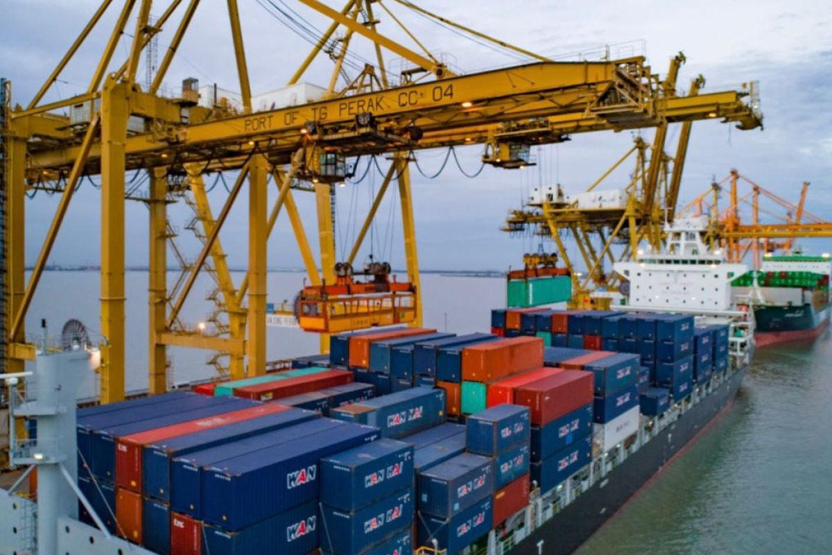 East Java Exports Fall 2.92 Percent in January–May 2026