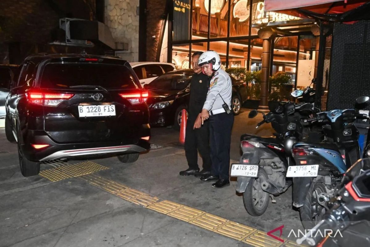 Jakarta round-up: Market operations for rice and oil, parking solutions in Senopati