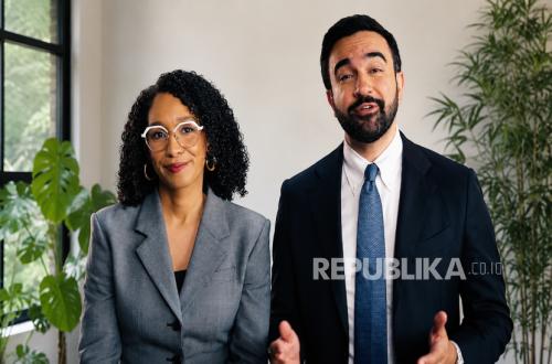Ex-Obama Speechwriter Panics: Democrats Have the Most Left-Wing Candidate in History