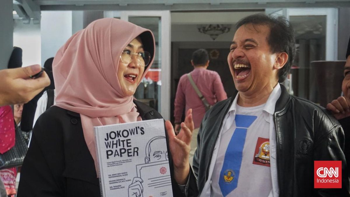 Roy Suryo Challenges Jokowi to Attend Doctor Tifa Trial in Person