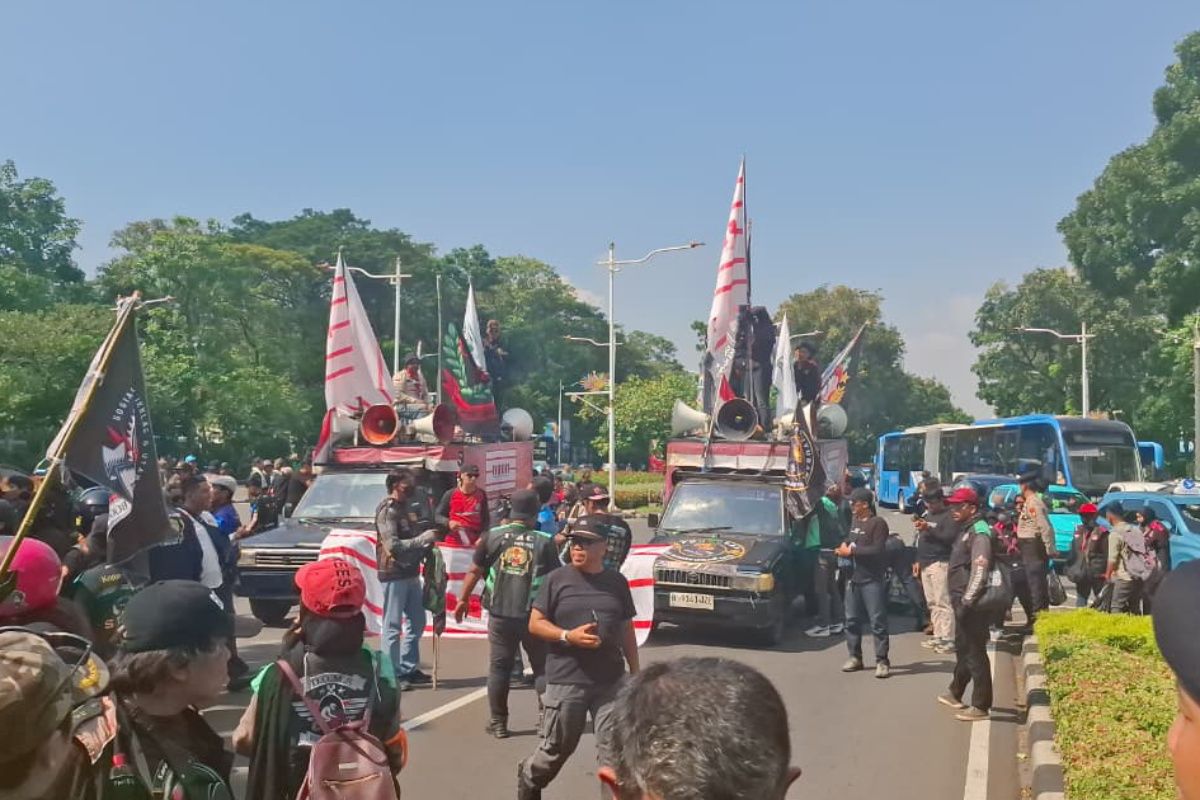 1,246 Joint Personnel Deployed to Secure Demonstrations in Central Jakarta