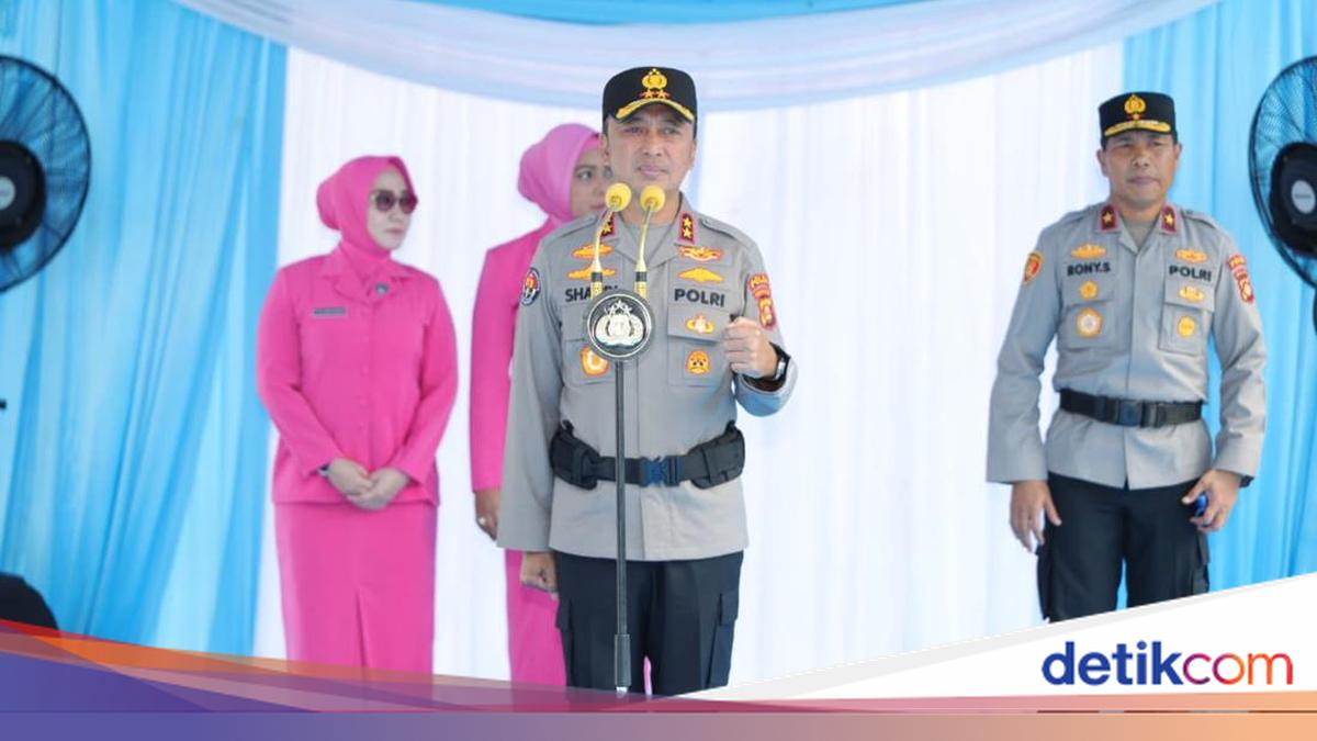 South Sumatra Police Chief Presides Over Retirement Ceremony, Reminds of Bhayangkara Spirit