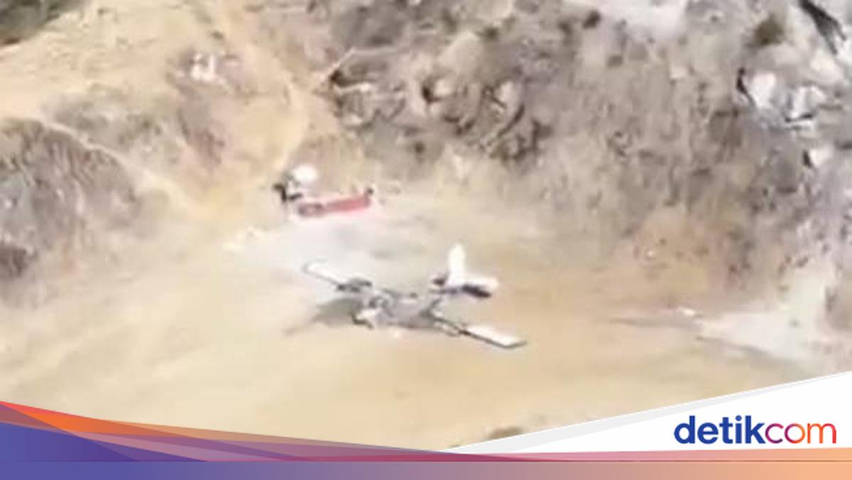 AMA Aircraft Torched by Armed Criminal Group in Remote Yahukimo