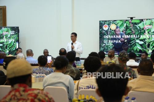 Minister Amran and 150 Papuan Students Launch 'Back to Farming' Movement