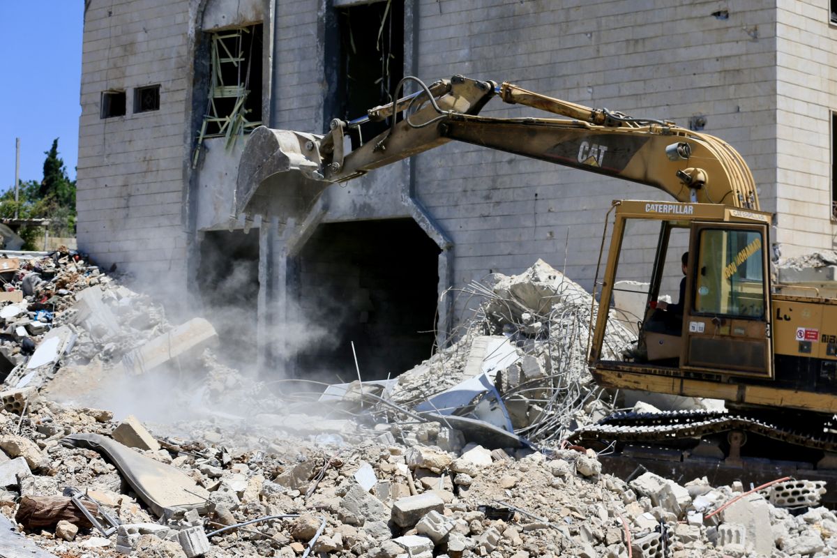 Israeli Attacks Continue in Southern Lebanon