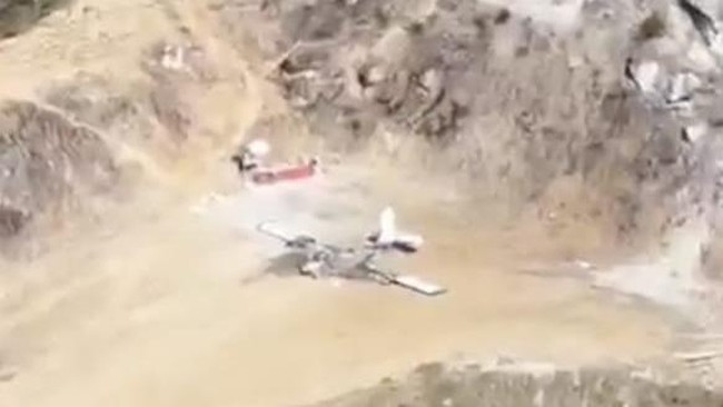 Pioneer Plane Carrying 7 Passengers Burns in Papua, Pilot Killed