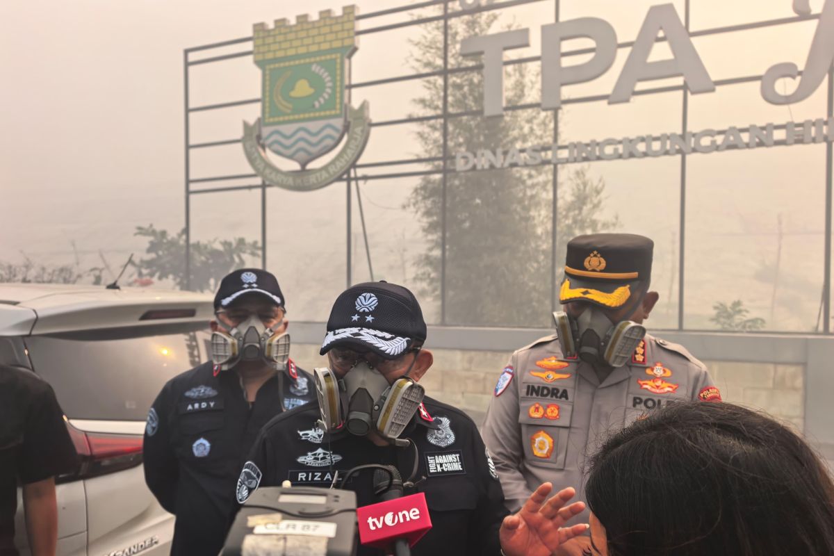 KLH Urges Residents to Avoid Smoke from Jatiwaringin Landfill Fire