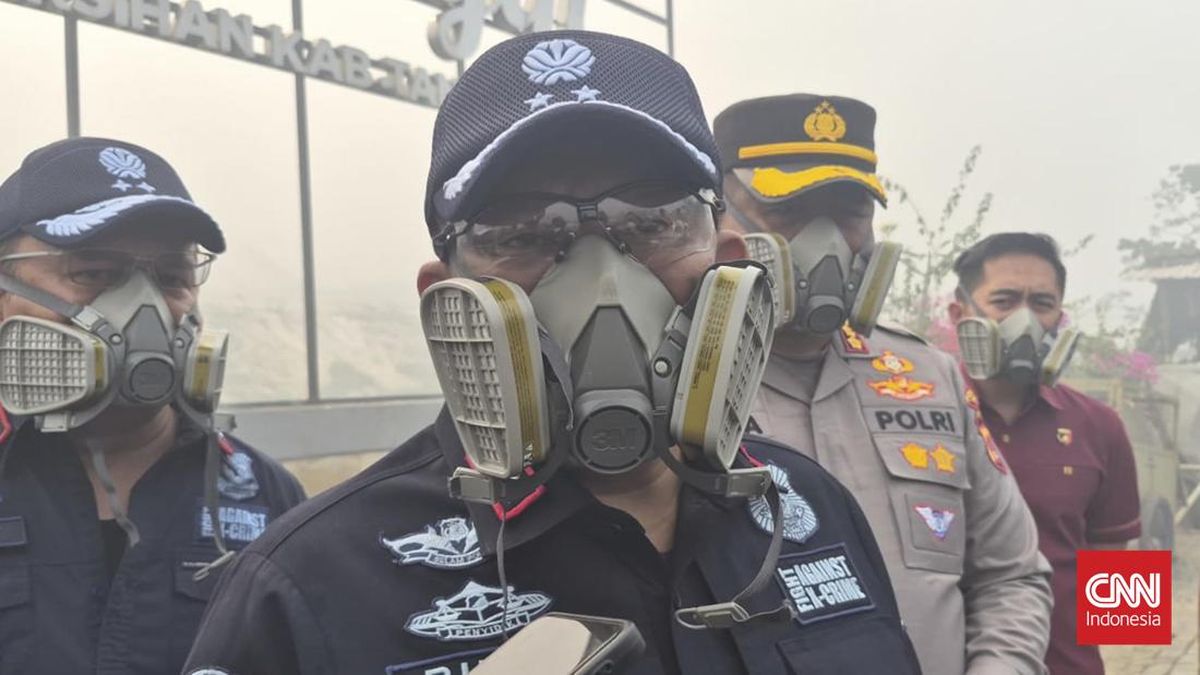 30 Manggala Agni Personnel Deployed to Tackle Jatiwaringin Landfill Fire