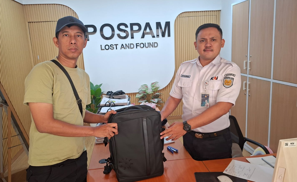 Honesty on Track: KAI Daop 2 Bandung Safeguards Passenger Items Worth Rp900 Million