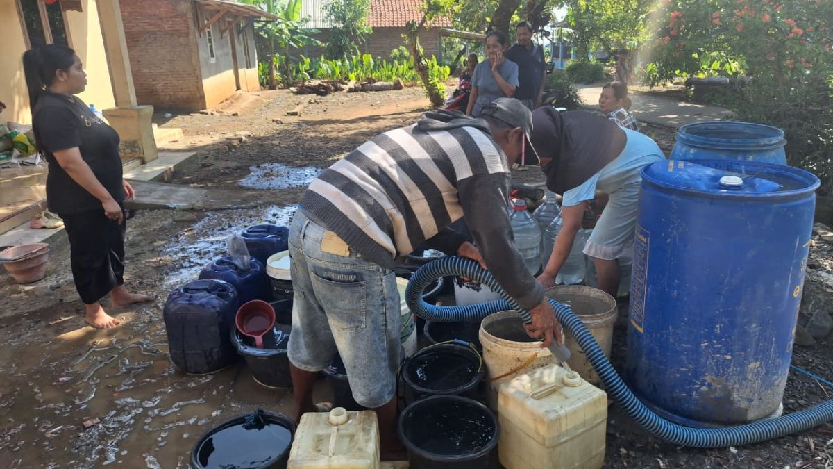BPBD Cilacap Distributes 19 Water Tankers to Drought-Affected Areas