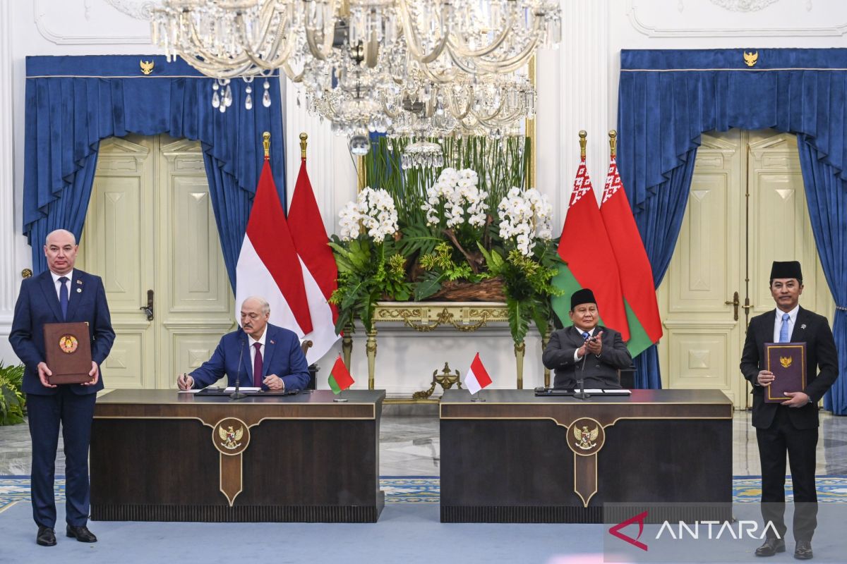 Indonesia and Belarus sign MoUs on medical education and pharmaceutical cooperation