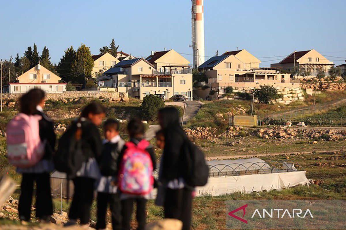 PPS: Israel arrests six Palestinian students during school exams
