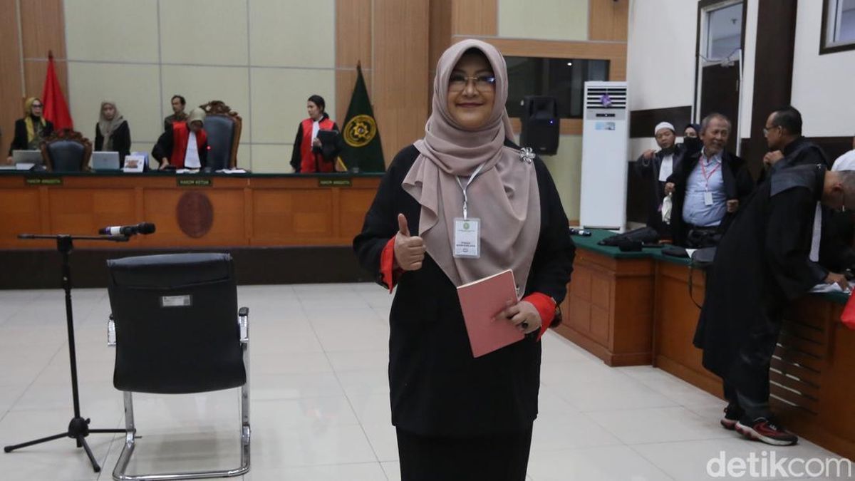 Jokowi Feels 'Utterly Humiliated', Dokter Tifa Refuses Peace in Diploma Defamation Case