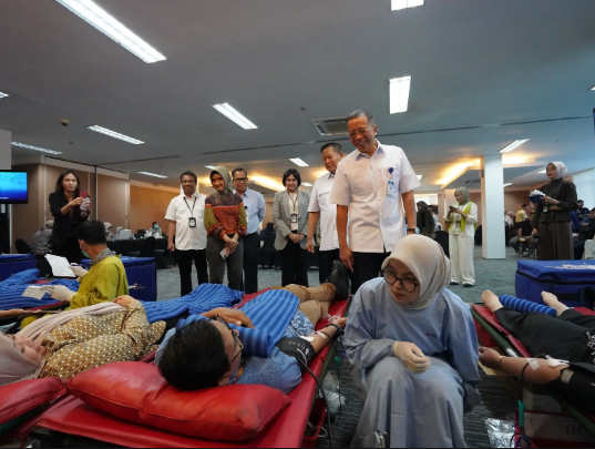Welcoming 28th Anniversary, Bank Mandiri Blood Donation Drive Attracts Thousands Across 12 Regions