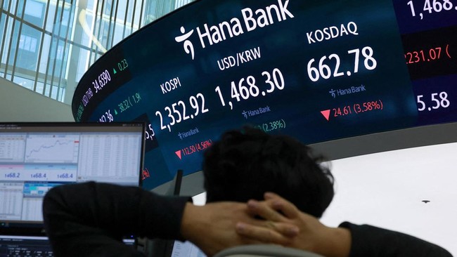 Investors Pull Out of Tech Stocks, Asian Markets Open Mixed