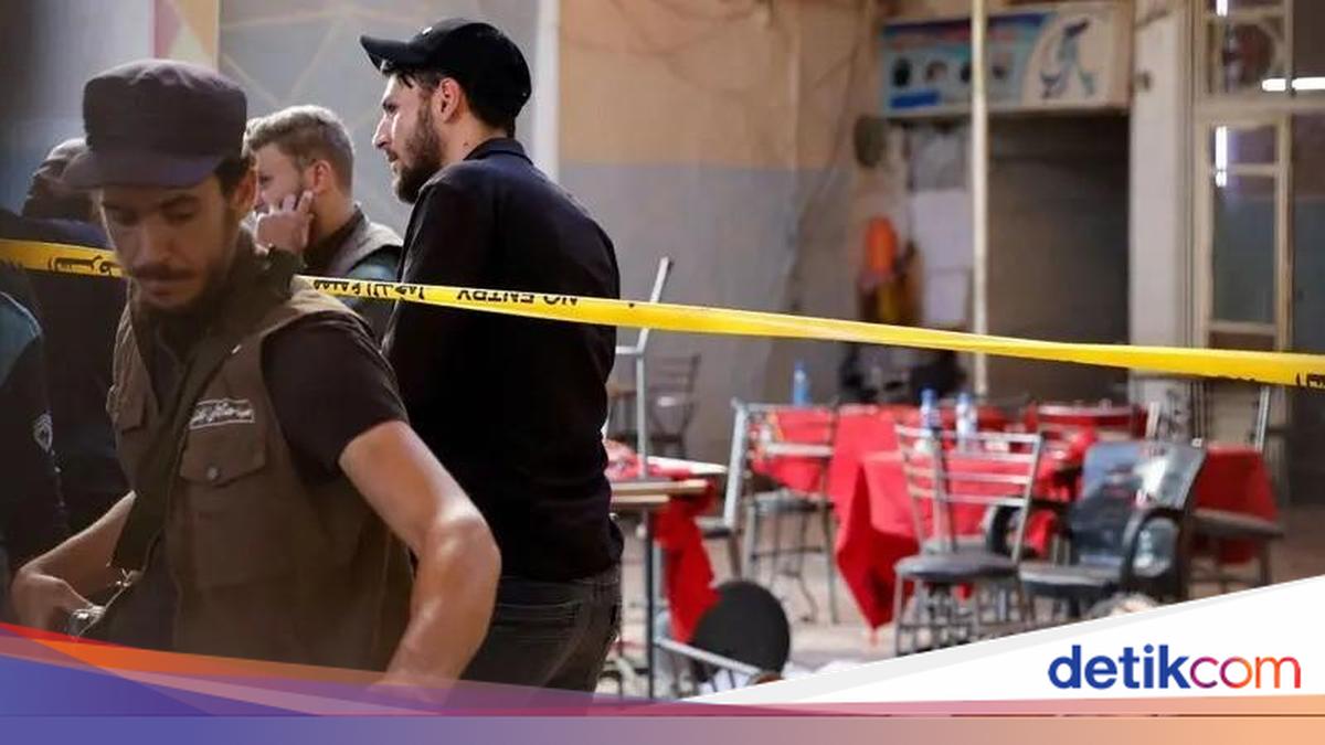 Blast Rocks Cafe in Syrian Capital, Killing 9