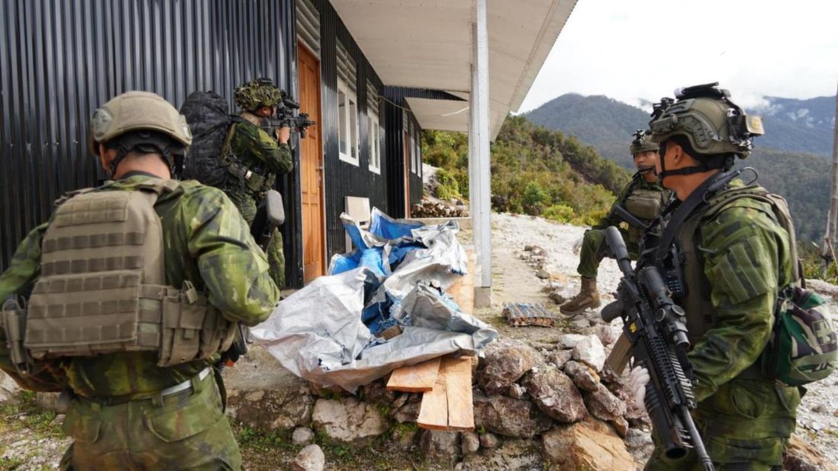 TNI Hunts Elkius Kobak, Suspect in Plane Arson and Shooting of US Pilot