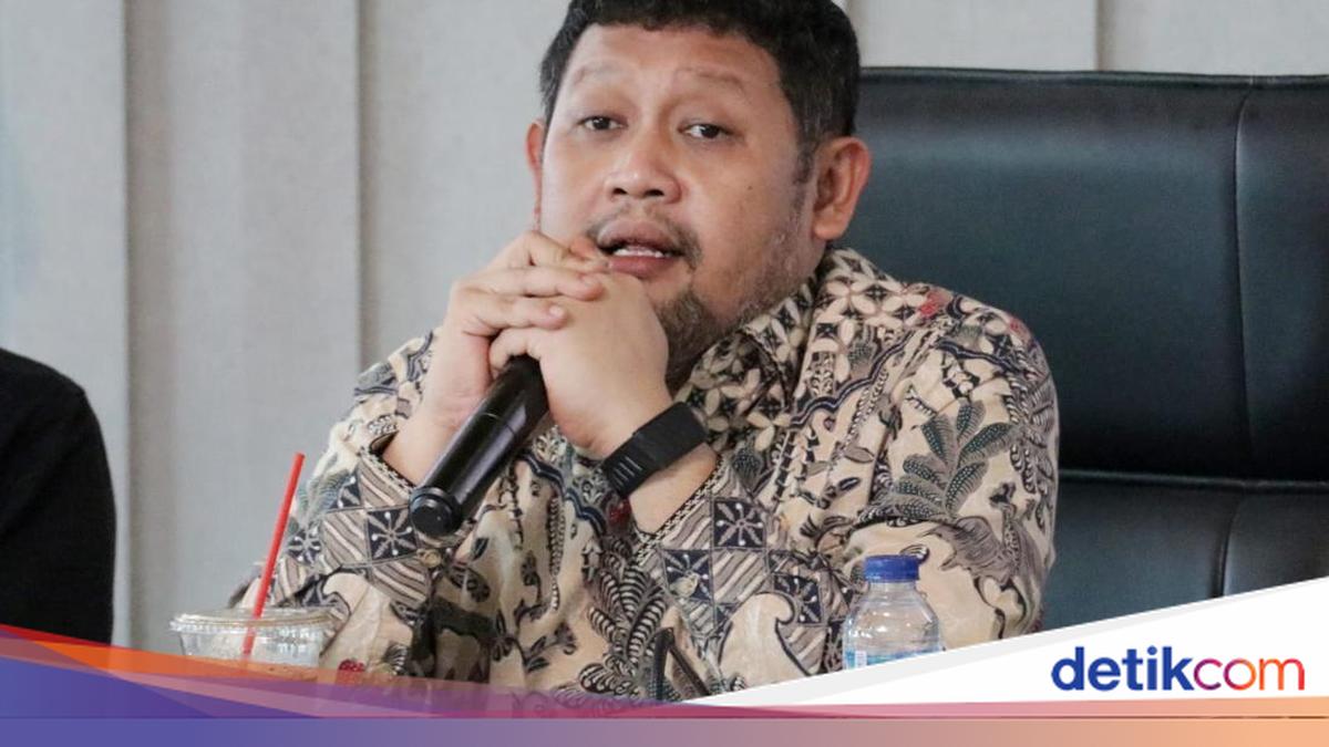 Lawmaker Hopes Trial Will Clarify Jokowi Diploma Issue