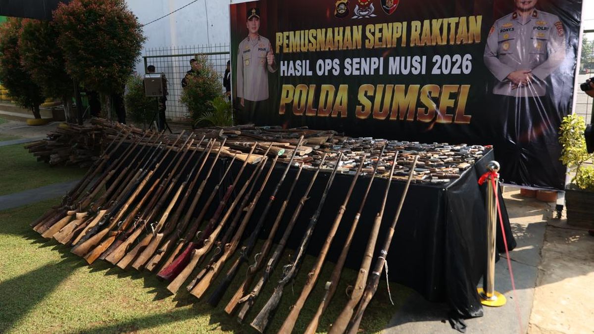 Police Destroy 397 Illegal Homemade Firearms in South Sumatra