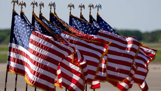 Disaster Strikes America as 720,000 People Simultaneously Stop Looking for Work
