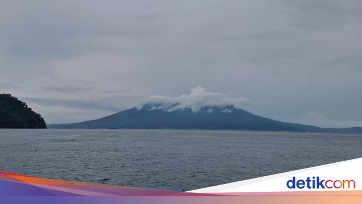 Anak Krakatau Volcano Status Raised to Level III Alert