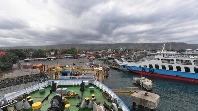 Passenger and Freight Vehicle Lanes at Ketapang Port to Be Separated, But When?