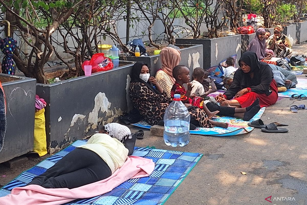 Foreign Refugees Return to UNHCR Office After Eviction, Awaiting Clarity on Status