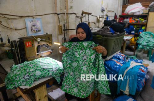 School Uniform Makers Gear Up for New Academic Year Amidst Order Slowdown