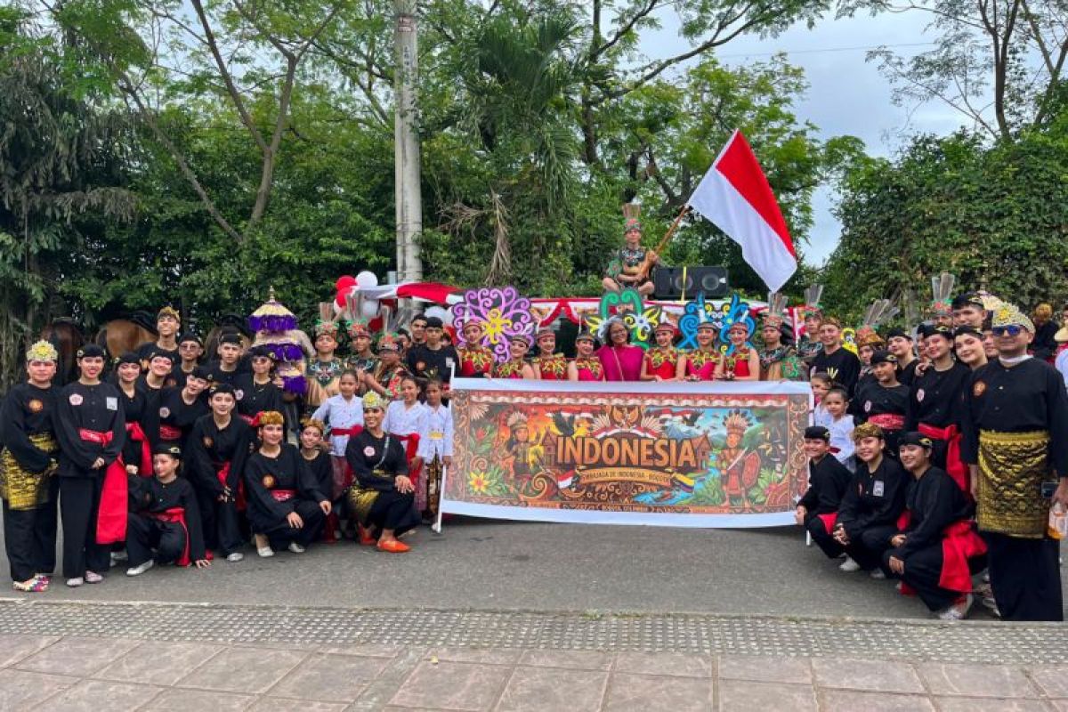 Indonesian Embassy in Bogotá Showcases 'Kalimantan' Culture at Colombia's Bambuco Festival