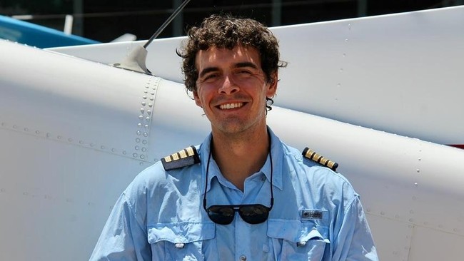 American Pilot Killed in Papua, Aircraft Set Ablaze After Landing