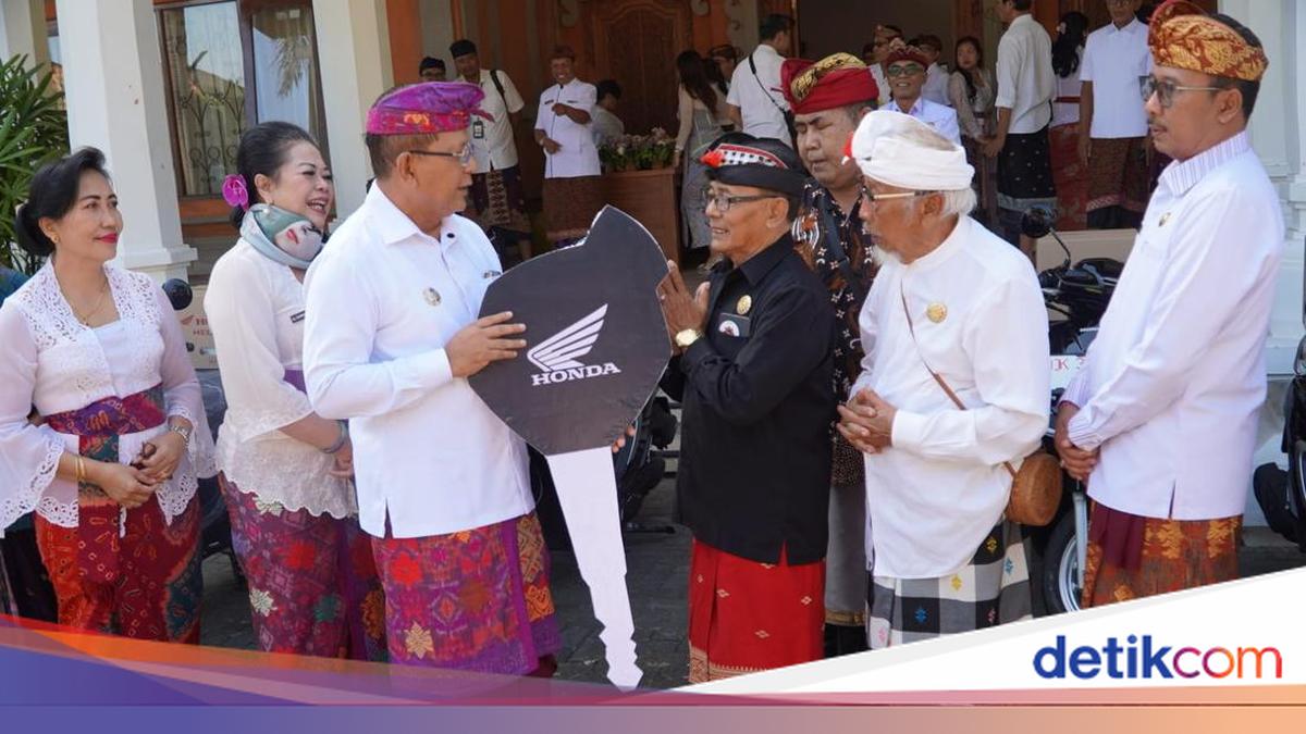 Buleleng Government Provides Nine Motorcycles Worth Rp 280 Million to Traditional Village Councils