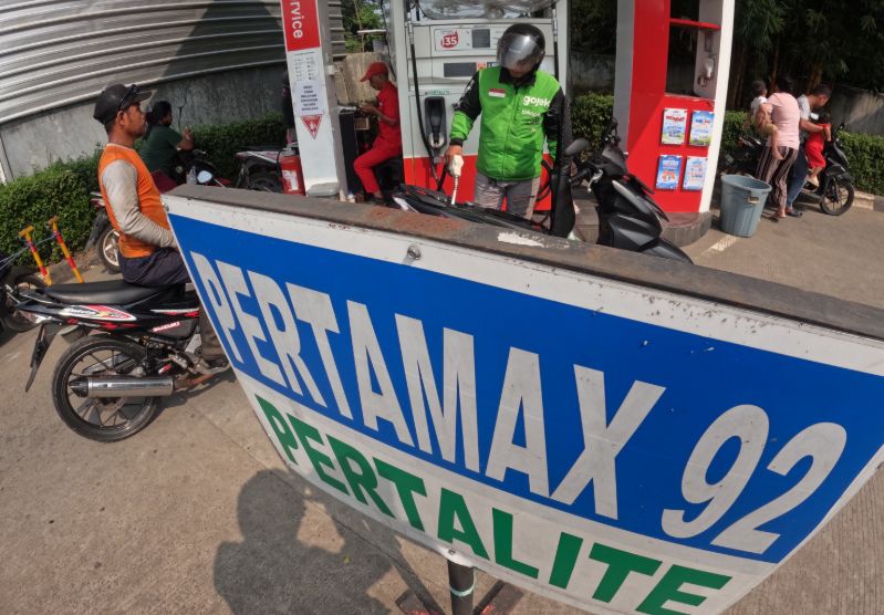 Expert Says Pertamax Price Hike Poses Minimal Social Unrest Risk
