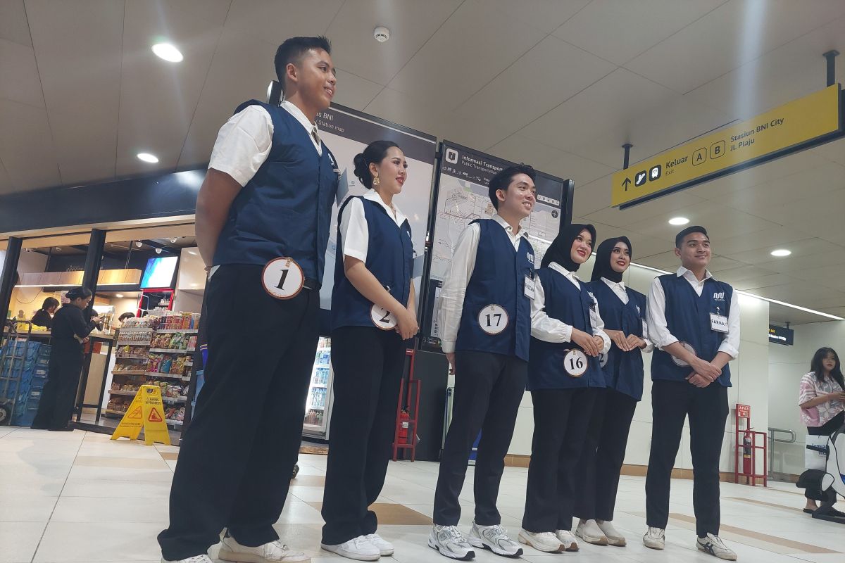 MRT Jakarta Introduces Service Standards to Abang None Finalists