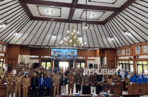 UBSI Yogyakarta Campus Explores AI-Based Institutional Branding Strategy 5.0 at Creative Digital Seminar