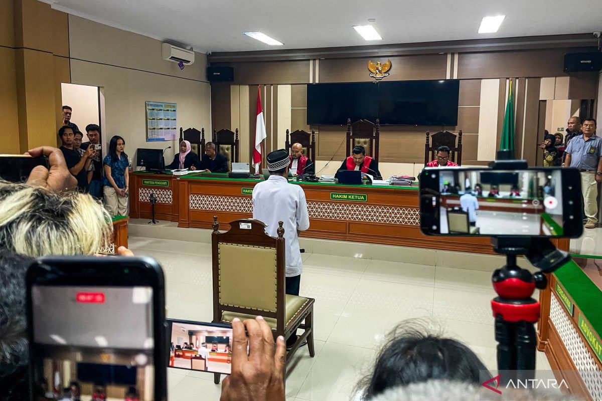 Defendant in Indramayu family murder case sentenced to life imprisonment