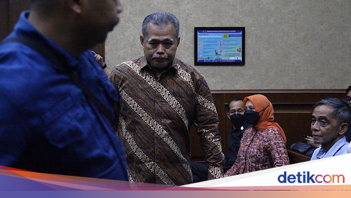 Supreme Court Rejects Appeal, Judge Djuyamto to Serve 12 Years in Cooking Oil Bribery Case