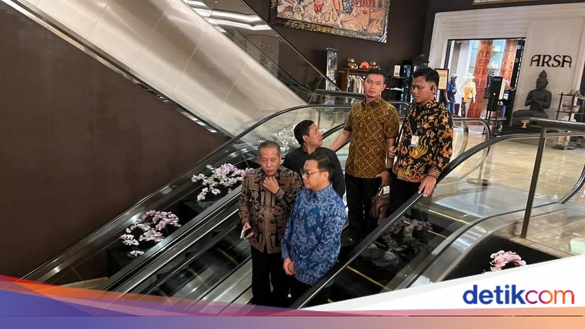 Trade Minister and Cooperatives Minister Attend detikBali-Nusra Awards 2026
