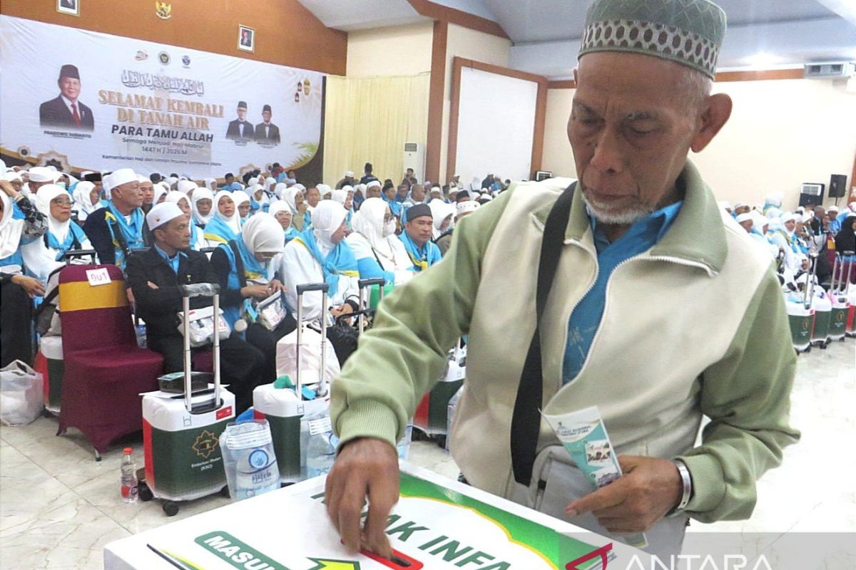Baznas North Sumatra Collects Over Rp130 Million in Infak from Returning Hajj Pilgrims
