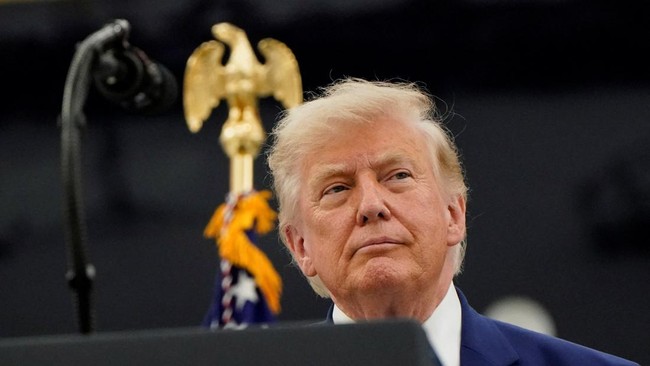 Trump Secretly Aids Iran, Exposes Israel's Sinister Plot