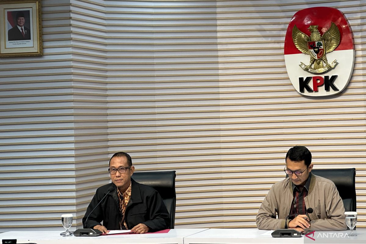 KPK Names Langkat Regent and Former Campaigner as Bribery Suspects