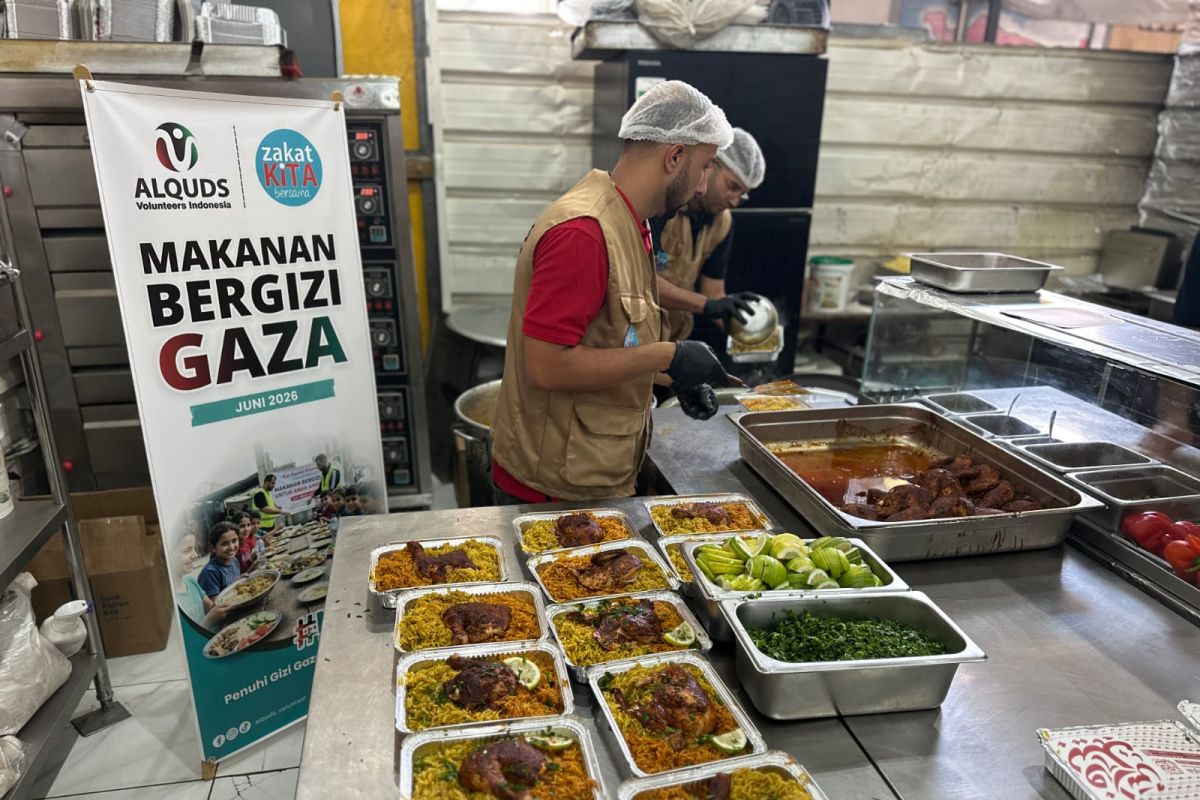 Al-Quds Volunteer Indonesia Distributes Nutritious Meals to Orphans in Gaza
