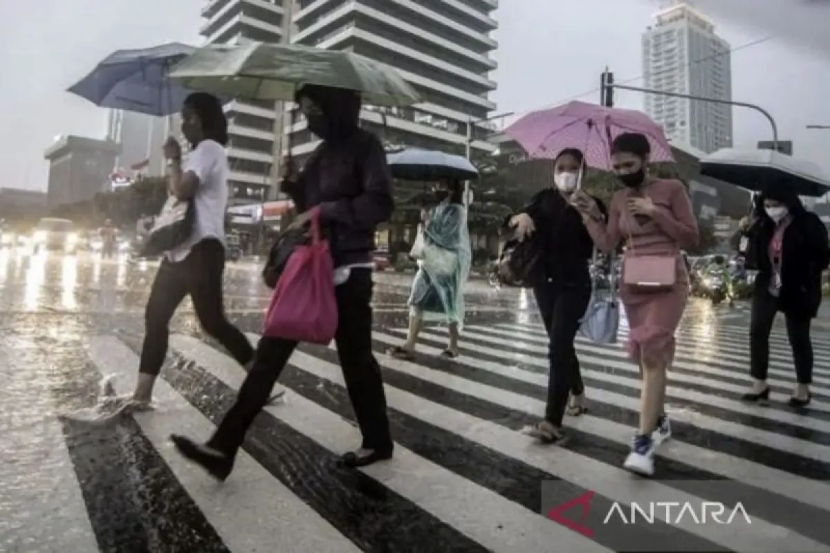 BMKG forecasts light rain across most of Indonesia on Saturday