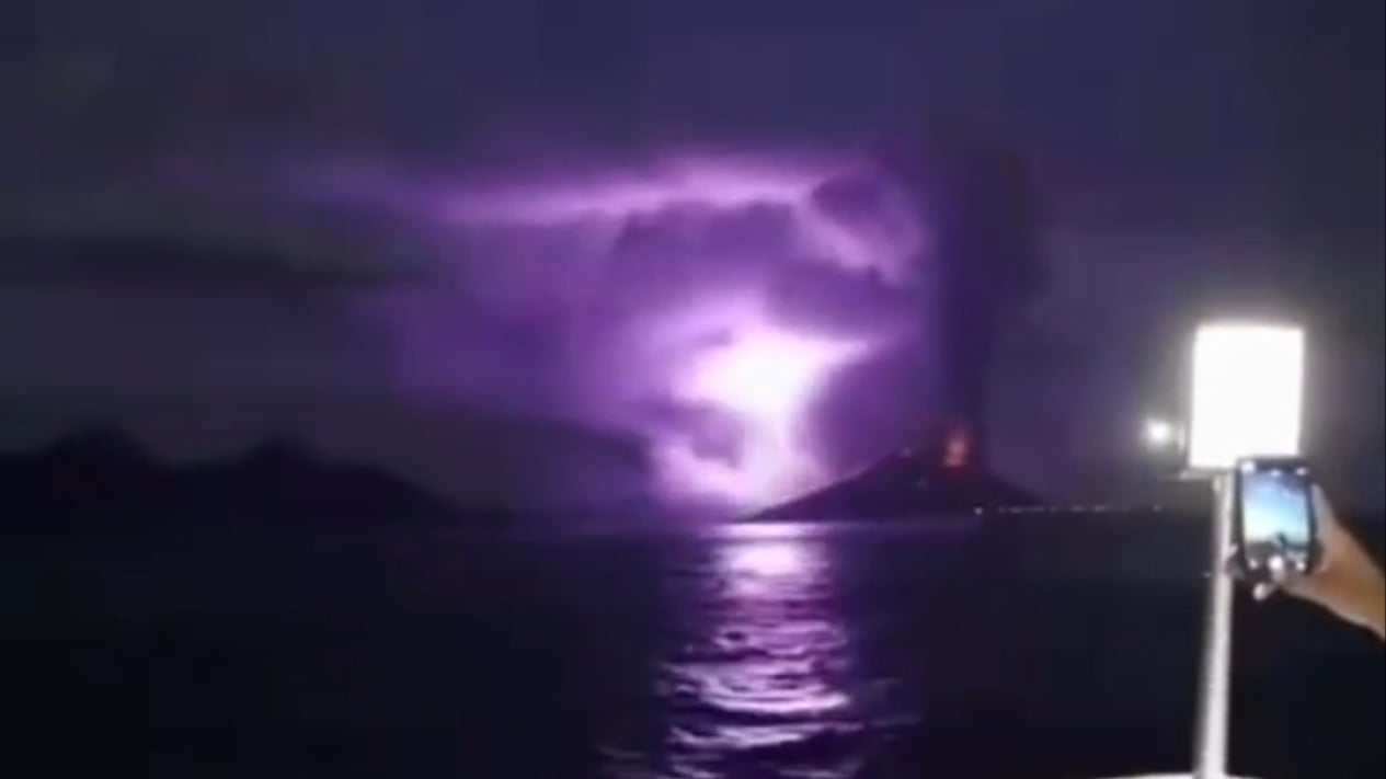 Anak Krakatau Volcano Status Raised to Alert Level III