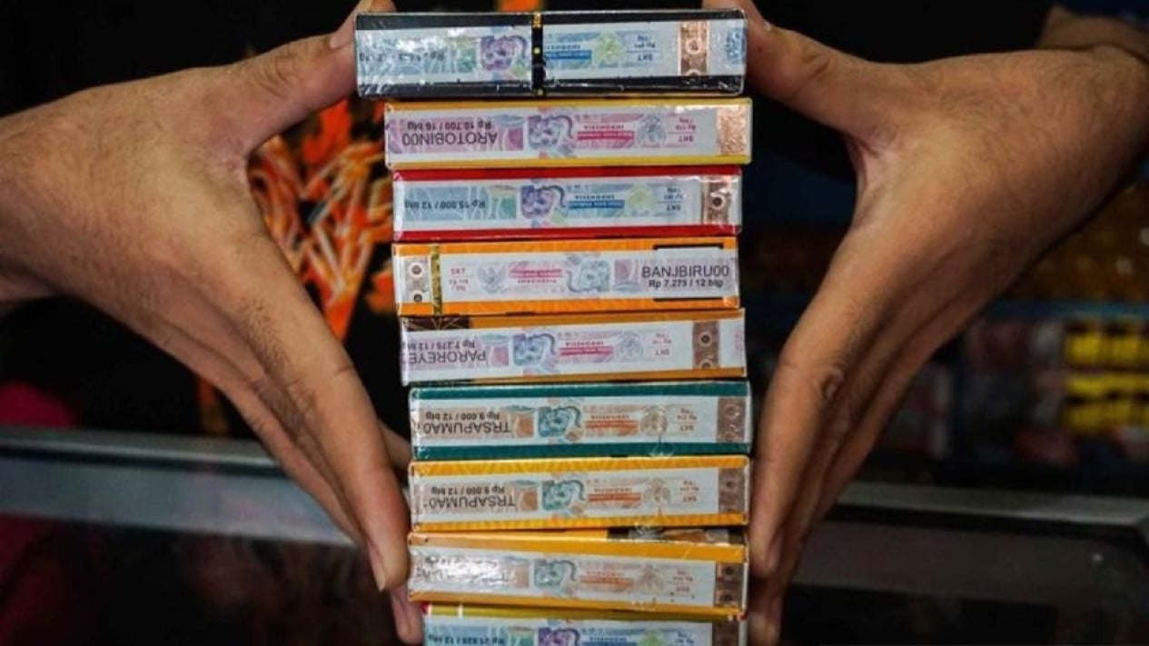 Plain Cigarette Packaging Plan Draws Criticism, Deemed a Threat to National Economy