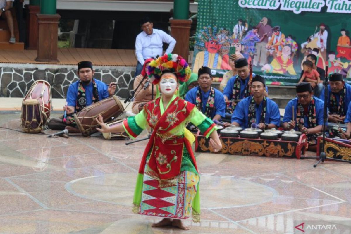 Betawi Dance Maestro Kartini Kisam Admits She Was Once Shy