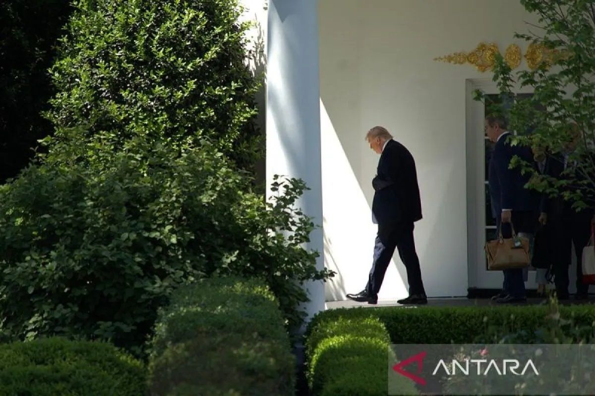 Trump: US-Iran Dialogue Postponed Until Khamenei's Funeral