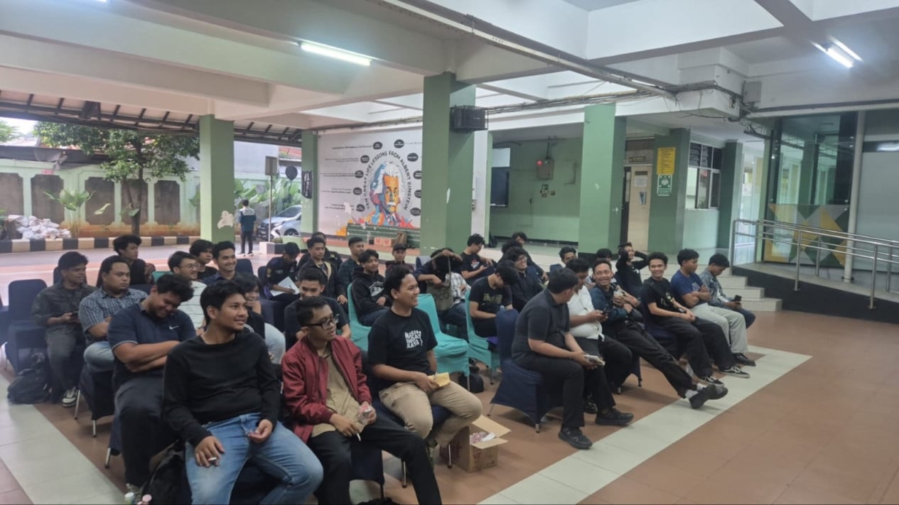 Students Rally to Safeguard Implementation of Article 33 of the 1945 Constitution Amidst Global Challenges