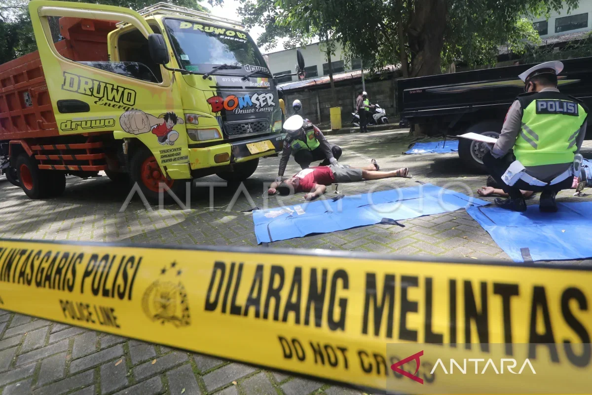 Polda Metro patrol officer dies while assisting motorist on Joglo Toll Road