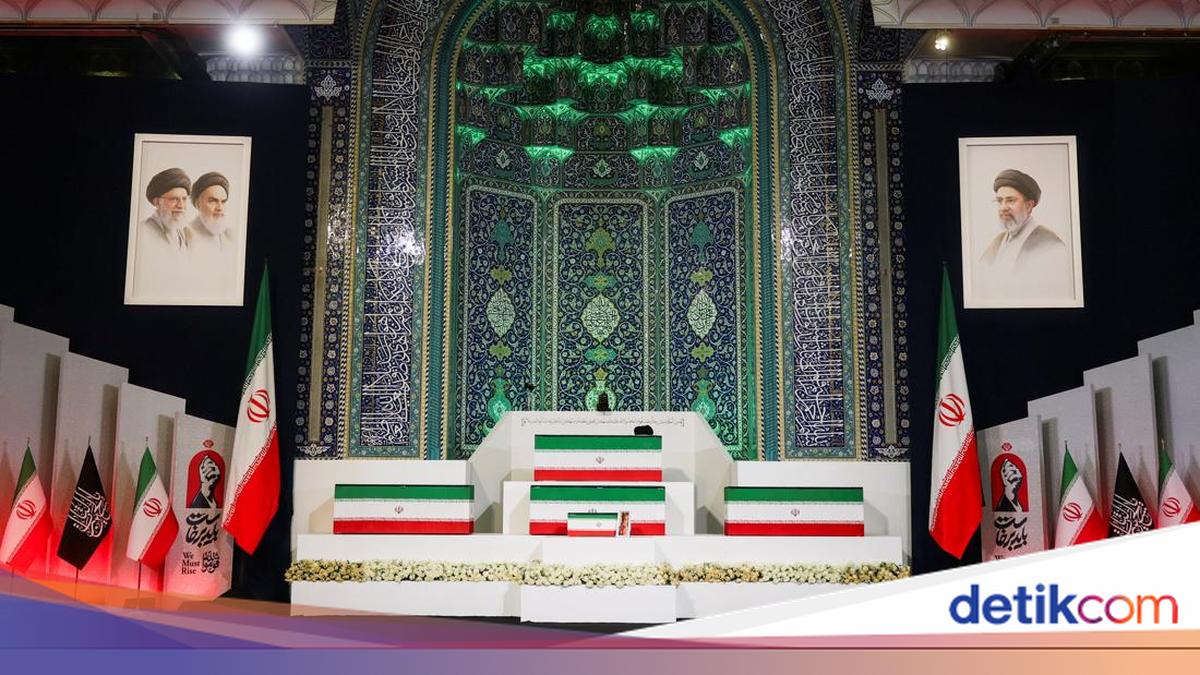 Indonesian Ambassador to Tehran Represents Indonesia at Khamenei's Final Respects