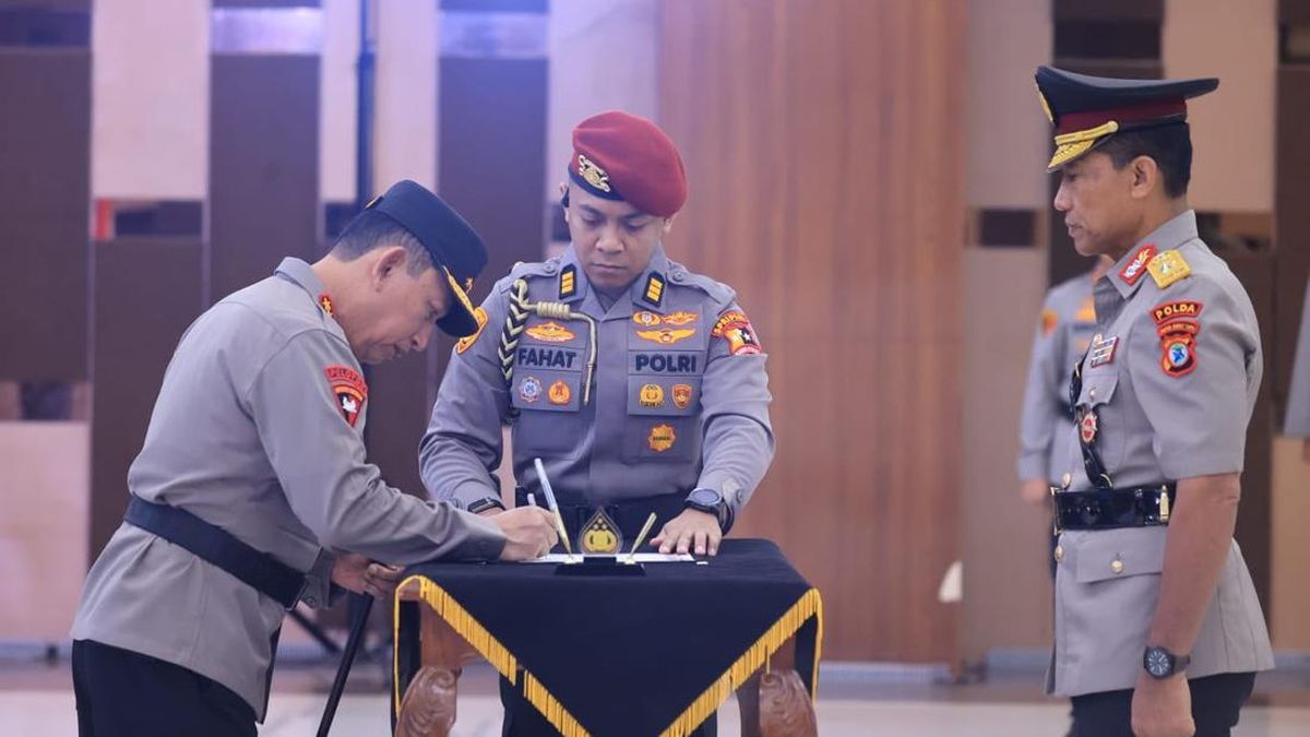 National Police Chief Reshuffles Six Regional Police Chiefs